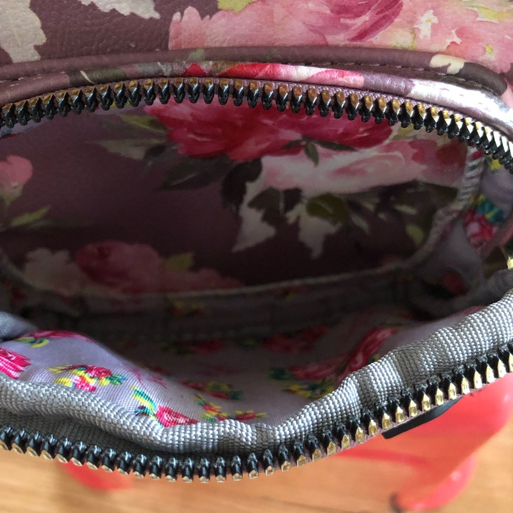 Betsey Johnson Mini Dog Backpack - Picture 7 of 10